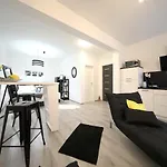 Luxury Apartments 1107